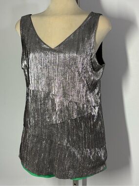 Roz & Ali Metallic Silver Pleated V-Neck Tank Size L